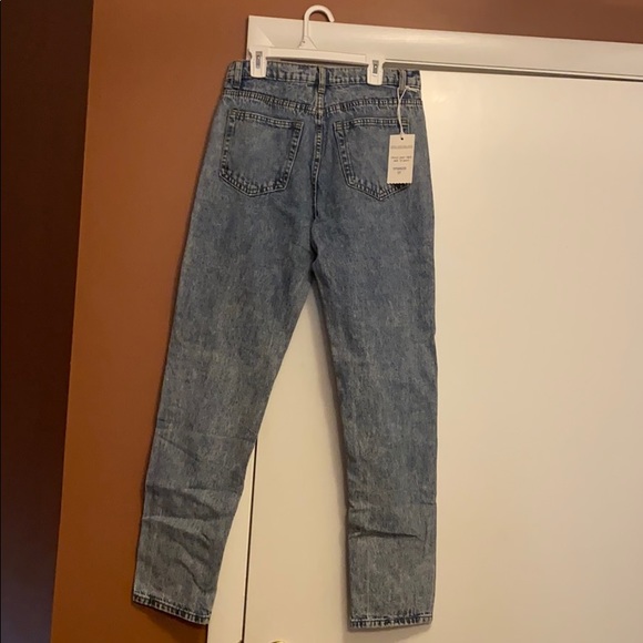 Light Wash High Rise Jeans - Picture 3 of 4